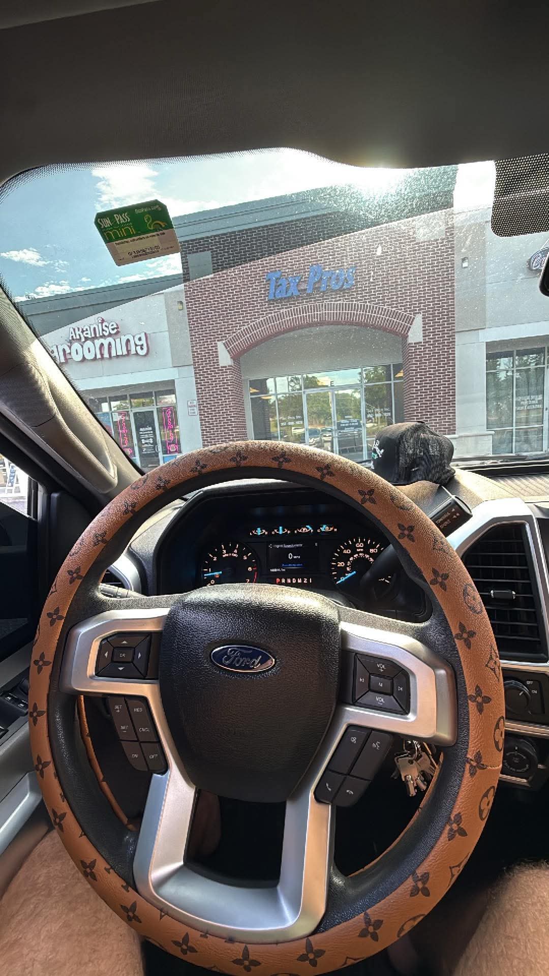 LV Steering Wheel Covers